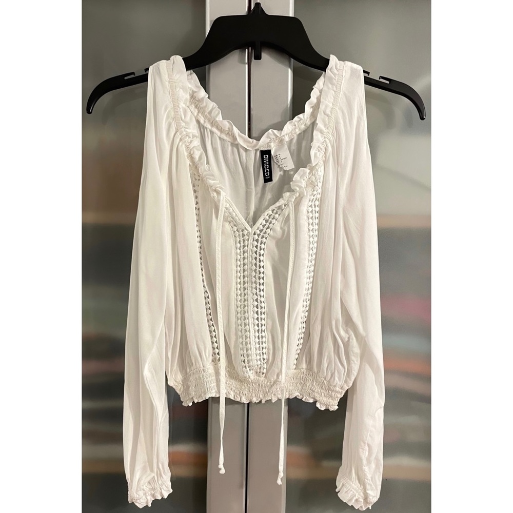 H&M Divided Cold Shoulder Crop Top